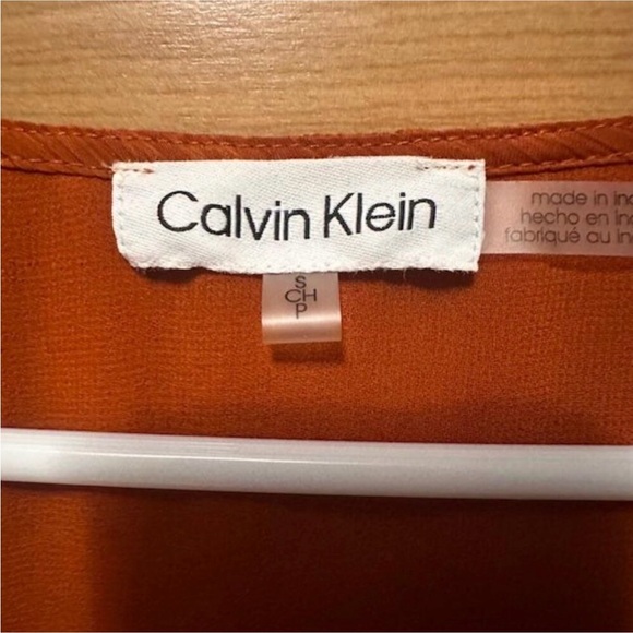 Calvin Klein | V-Neck Blouse | Small - Picture 3 of 8